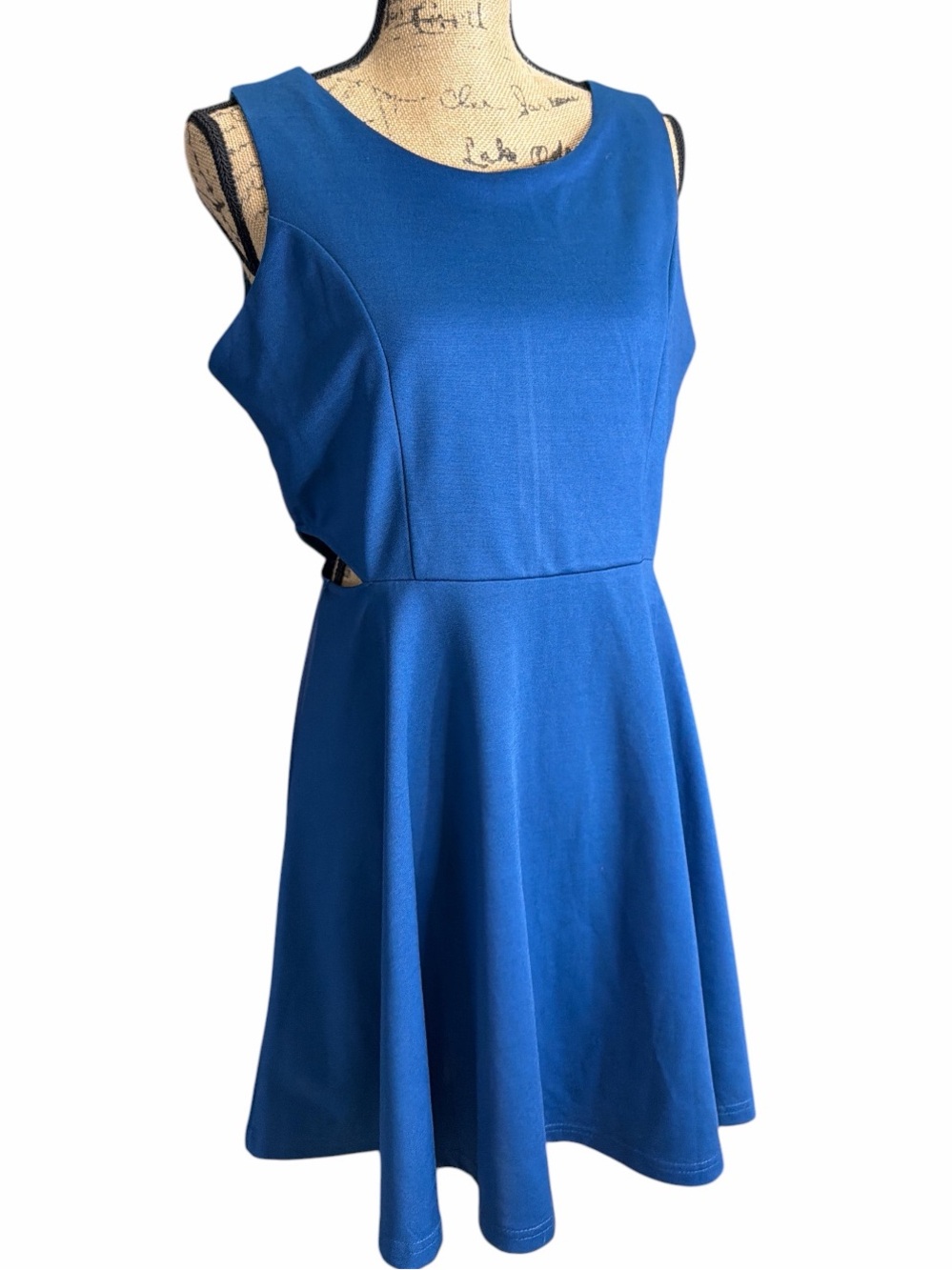 Belongsci Classic Sleeveless Dress with side cutouts in dark teal EC Size large